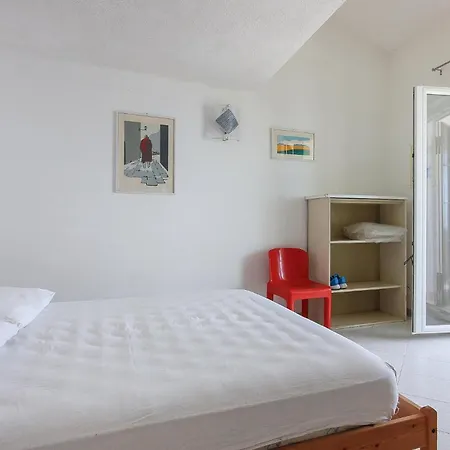 4 Bedroom Cozy In Hébergement de vacances *