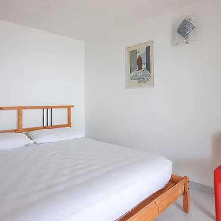 4 Bedroom Cozy In Hébergement de vacances *
