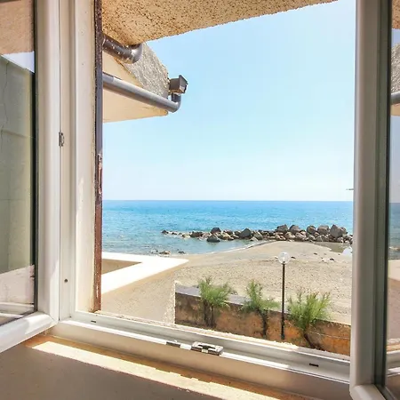 Hébergement de vacances 4 Bedroom Cozy In *