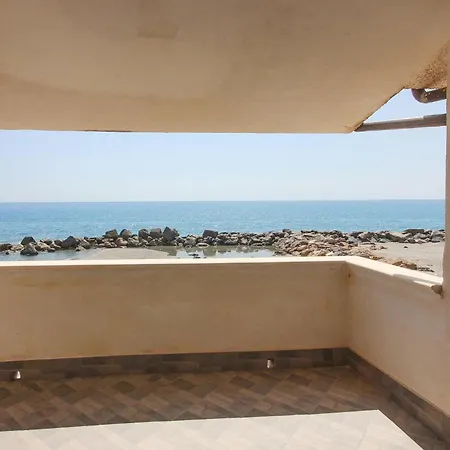 4 Bedroom Cozy In Hébergement de vacances *