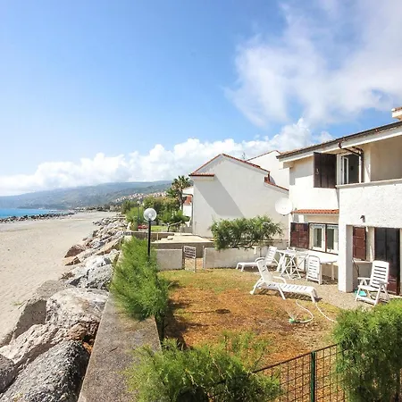 Hébergement de vacances 4 Bedroom Cozy In Cetraro
