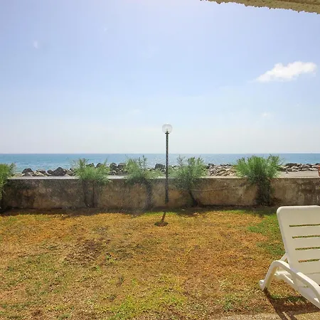 Hébergement de vacances 4 Bedroom Cozy In *